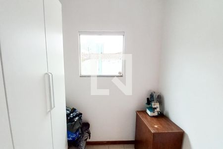 Casa à venda com 180m², 3 quartos e 2 vagasQuarto de Serviço