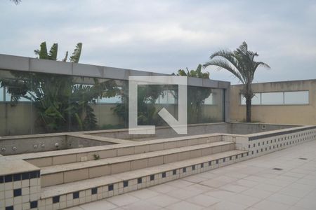 Studio para alugar com 33m², 1 quarto e 1 vaga Studio para alugar com 33m², 1 quarto e 1 vagaPiscina