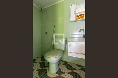 Casa à venda com 250m², 4 quartos e 1 vaga Casa à venda com 250m², 4 quartos e 1 vagaBanheiro