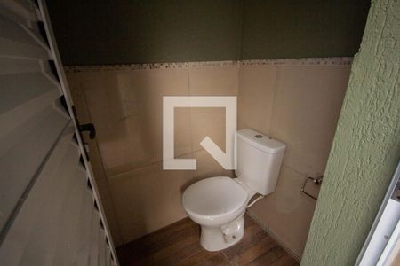 Casa para alugar com 135m², 2 quartos e 1 vaga Casa para alugar com 135m², 2 quartos e 1 vagaBanheiro externo