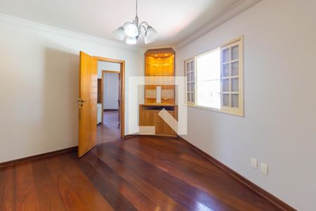 Suíte de casa à venda com 4 quartos, 180m² em Vila Dalva, São Paulo