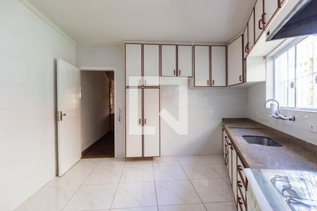 Cozinha de casa à venda com 4 quartos, 180m² em Vila Dalva, São Paulo