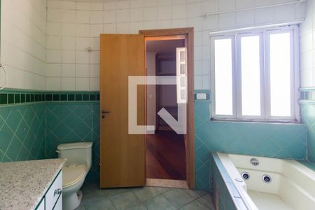 Banheiro da Suíte de casa à venda com 4 quartos, 180m² em Vila Dalva, São Paulo