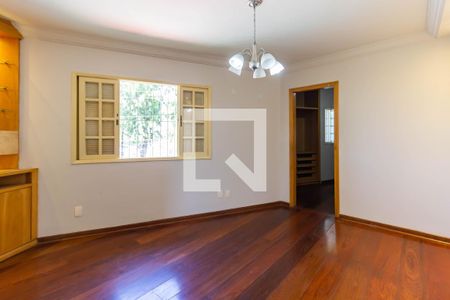Suíte de casa à venda com 4 quartos, 180m² em Vila Dalva, São Paulo