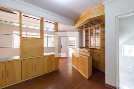 Sala de casa à venda com 4 quartos, 180m² em Vila Dalva, São Paulo