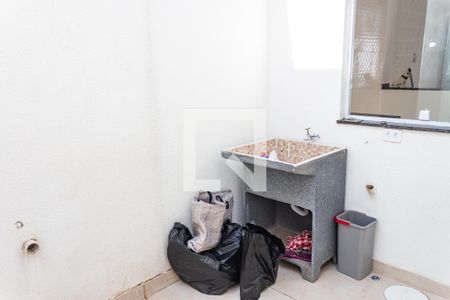 Casa para alugar com 58m², 2 quartos e 1 vagaÁrea de Serviço