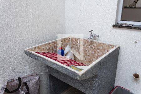 Casa para alugar com 58m², 2 quartos e 1 vagaÁrea de Serviço