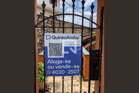 Casa para alugar com 650m², 4 quartos e 8 vagas Casa para alugar com 650m², 4 quartos e 8 vagasFachada