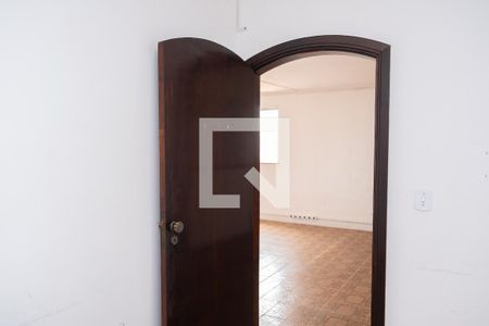 Casa para alugar com 650m², 4 quartos e 8 vagas Casa para alugar com 650m², 4 quartos e 8 vagasQuarto