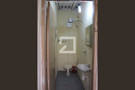 Banheiro 2 de casa à venda com 2 quartos, 100m² em Jardim das Vertentes, São Paulo
