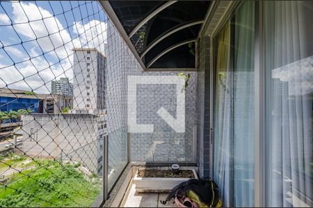 Apartamento à venda com 300m², 5 quartos e 4 vagas Apartamento à venda com 300m², 5 quartos e 4 vagasVaranda da Sala 3