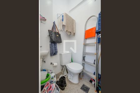 Apartamento à venda com 300m², 5 quartos e 4 vagas Apartamento à venda com 300m², 5 quartos e 4 vagasBanheiro de serviço