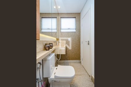 Apartamento à venda com 300m², 5 quartos e 4 vagas Apartamento à venda com 300m², 5 quartos e 4 vagasLavabo