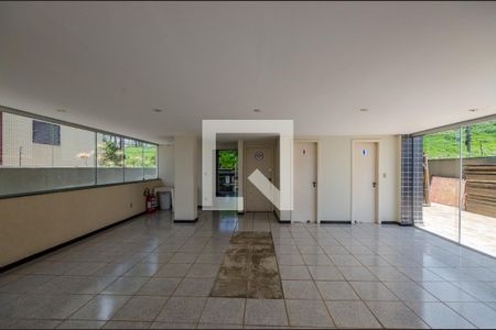 Apartamento à venda com 300m², 5 quartos e 4 vagas Apartamento à venda com 300m², 5 quartos e 4 vagasSalão de Festas