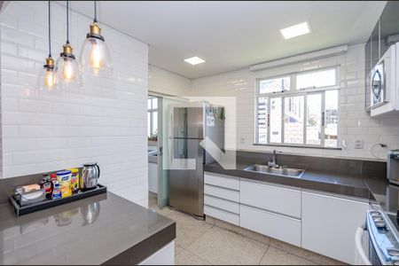 Apartamento à venda com 300m², 5 quartos e 4 vagas Apartamento à venda com 300m², 5 quartos e 4 vagasCozinha