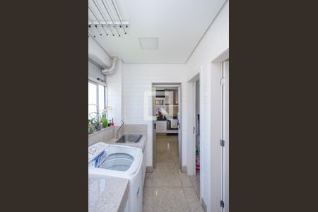 Apartamento à venda com 300m², 5 quartos e 4 vagas Apartamento à venda com 300m², 5 quartos e 4 vagasÁrea de Serviço