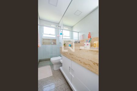 Apartamento à venda com 300m², 5 quartos e 4 vagas Apartamento à venda com 300m², 5 quartos e 4 vagasBanheiro Social