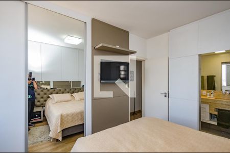 Apartamento à venda com 300m², 5 quartos e 4 vagas Apartamento à venda com 300m², 5 quartos e 4 vagasSuíte
