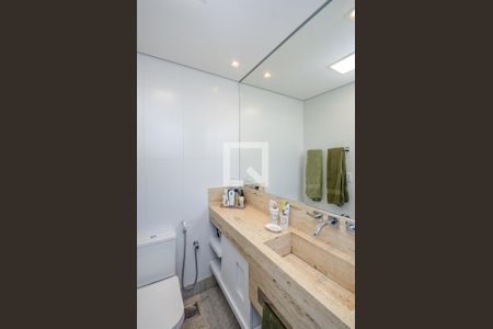 Apartamento à venda com 300m², 5 quartos e 4 vagas Apartamento à venda com 300m², 5 quartos e 4 vagasBanheiro da Suíte