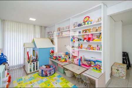 Apartamento à venda com 300m², 5 quartos e 4 vagas Apartamento à venda com 300m², 5 quartos e 4 vagasSala 3