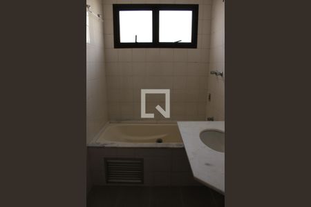 Apartamento para alugar com 162m², 4 quartos e 2 vagasBanheiro 4