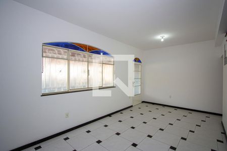 Sala de casa para alugar com 3 quartos, 220m² em Brasilândia, São Gonçalo