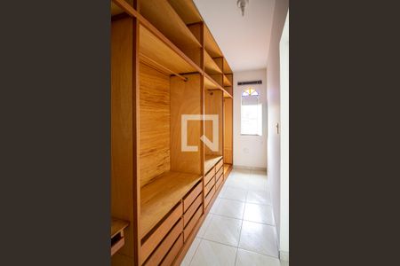 Closet da suíte de casa para alugar com 3 quartos, 220m² em Brasilândia, São Gonçalo