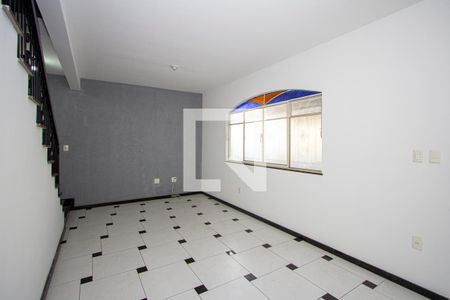 Sala de casa para alugar com 3 quartos, 220m² em Brasilândia, São Gonçalo