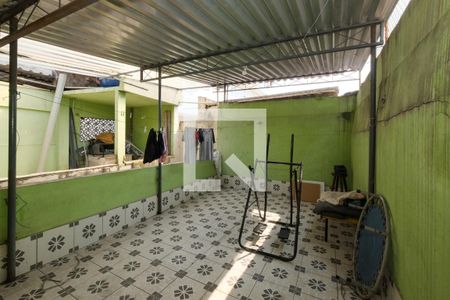 Casa à venda com 99m², 3 quartos e sem vagaQuintal