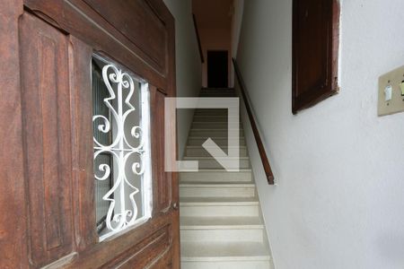 Casa para alugar com 96m², 2 quartos e 1 vagaEscada