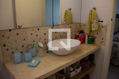 Casa para alugar com 240m², 4 quartos e 4 vagasBanheiro da Suíte