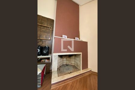 Lareira da Sala de casa à venda com 3 quartos, 264m² em Rondônia, Novo Hamburgo