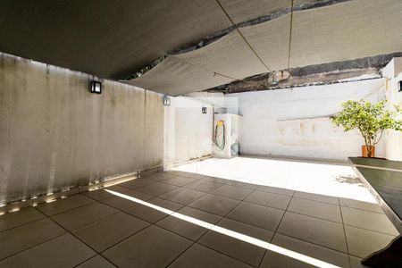 Casa à venda com 100m², 3 quartos e 2 vagasQuintal