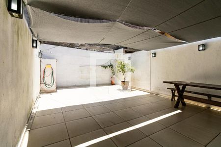 Casa à venda com 100m², 3 quartos e 2 vagasQuintal