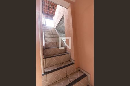 Casa para alugar com 120m², 3 quartos e 1 vaga Casa para alugar com 120m², 3 quartos e 1 vagaEscada