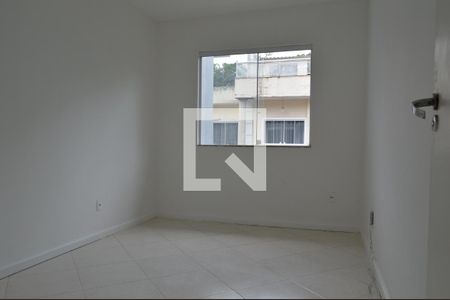 Casa de condomínio à venda com 98m², 4 quartos e 1 vagaQuarto 2 