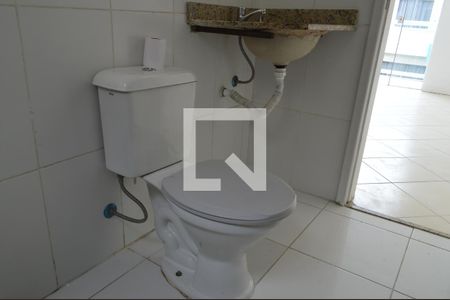 Casa de condomínio à venda com 98m², 4 quartos e 1 vagaBanheiro da Suíte 