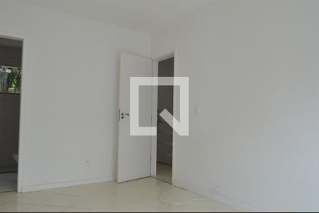 Suíte de casa de condomínio para alugar com 4 quartos, 98m² em Tanque, Rio de Janeiro