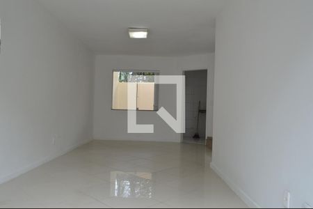 Sala  de casa de condomínio à venda com 4 quartos, 98m² em Tanque, Rio de Janeiro