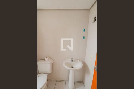 Banheiro de kitnet/studio para alugar com 1 quarto, 37m² em Centro, São Leopoldo