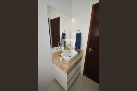 Casa à venda com 152m², 3 quartos e 2 vagasBanheiro 2