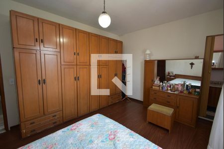 Casa à venda com 152m², 3 quartos e 2 vagasSuíte