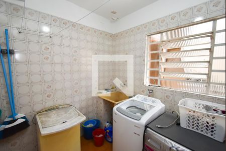 Casa à venda com 152m², 3 quartos e 2 vagasLavanderia