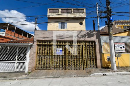 Casa à venda com 152m², 3 quartos e 2 vagasFachada