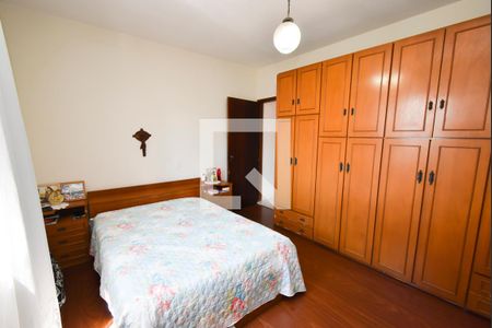 Casa à venda com 152m², 3 quartos e 2 vagasSuíte