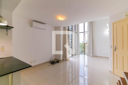 Sala de apartamento para alugar com 1 quarto, 60m² em Jardim Fonte do Morumbi, São Paulo