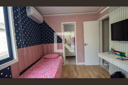 Casa de condomínio à venda com 302m², 5 quartos e 2 vagas Casa de condomínio à venda com 302m², 5 quartos e 2 vagasSuíte 1