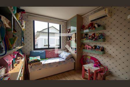 Casa de condomínio à venda com 302m², 5 quartos e 2 vagas Casa de condomínio à venda com 302m², 5 quartos e 2 vagasQuarto 3