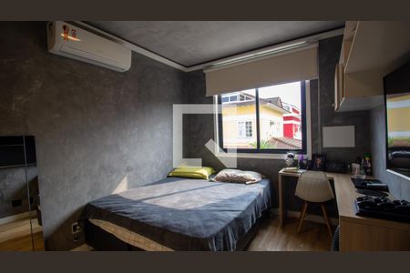 Casa de condomínio à venda com 302m², 5 quartos e 2 vagas Casa de condomínio à venda com 302m², 5 quartos e 2 vagasQuarto 2