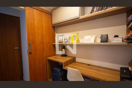 Casa de condomínio à venda com 302m², 5 quartos e 2 vagas Casa de condomínio à venda com 302m², 5 quartos e 2 vagasSuíte 2